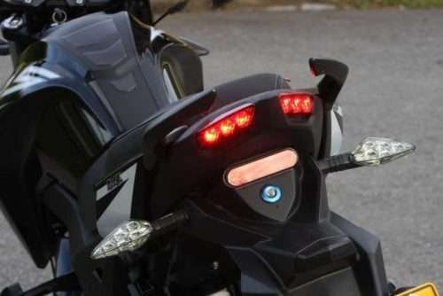 AKT CR5 ed136 03 e1689629240534 Prueba de manejo de una AKT CR5 2 Diseño del stop de leds de la AKT CR5