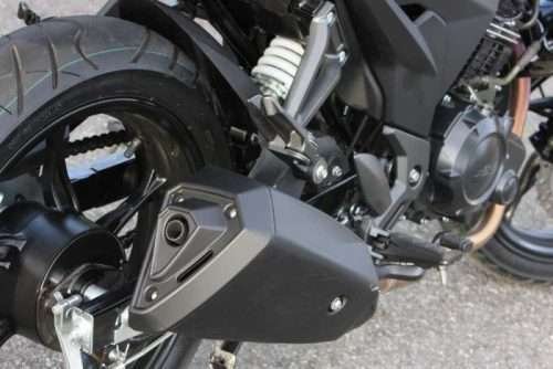 AKT CR5 ed136 05 e1689629214375 Prueba de manejo de una AKT CR5 4 Escape de la moto AKT CR5