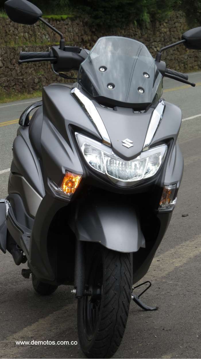 Luces delanteras de la Suzuki Burgman Street 125