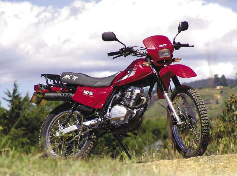 Prueba de manejo de una AKT 125TT, ¿lista para todo terreno?