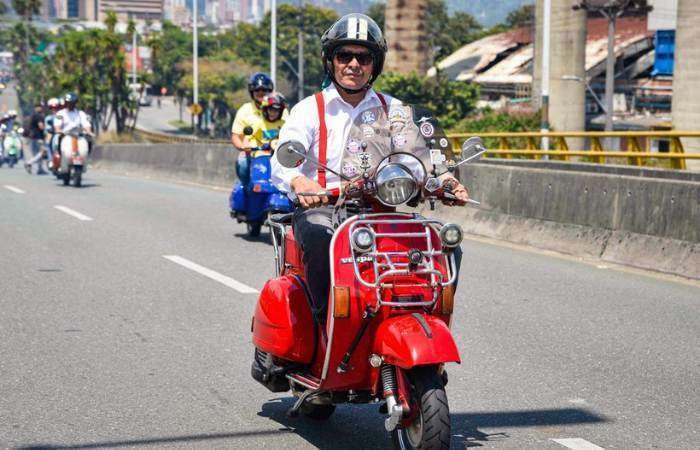 desfile motos clasicas envigado 3 Las cosas de las motos antiguas que hoy agradecemos que hayan desaparecido 11 Motos clásicas