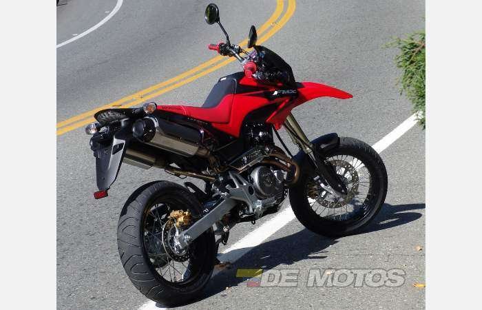 Diseño de la moto Honda FMX 650