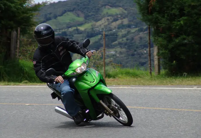 Prueba de manejo de la Kawasaki Kaze 125 en carretera 