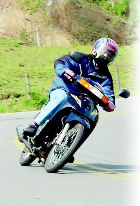 Suzuki VIVA FD 115 1 e1770060321560 Suzuki Colombia 44 años acelerando el progreso del país 2 Suzuki VIVA FD 115