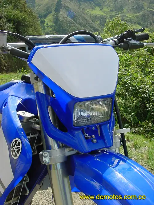 Diseño frontal de la Yamaha WR 400