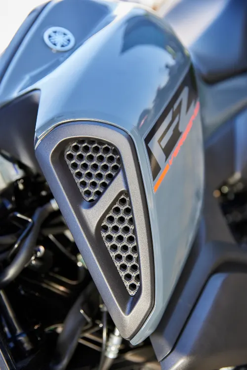 Entradas de aire de la Yamaha FZ Versión 3.0