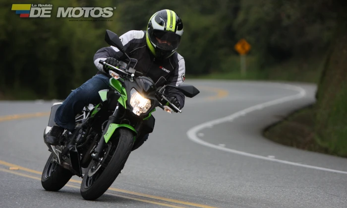 Kawasaki Z250 SL Examen a Fondo 01 Prueba de manejo de la Kawasaki Z250 SL, exprimiendo su potencial 10 Kawasaki Z250 SL puesta a prueba en calle