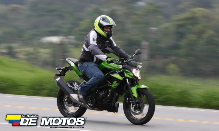 Kawasaki Z250 SL Examen a Fondo 011 Prueba de manejo de la Kawasaki Z250 SL, exprimiendo su potencial 1 Prueba de manejo de la Kawasaki Z250 SL en carretera