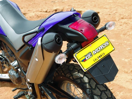 Dos escapes en acero inoxidable de la Yamaha XT660R