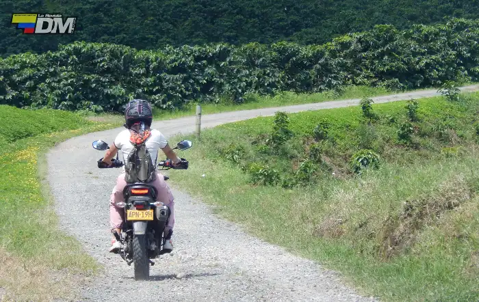 Prueba de manejo de una Hero Xpulse 200 4V en carretera destapada y montaña