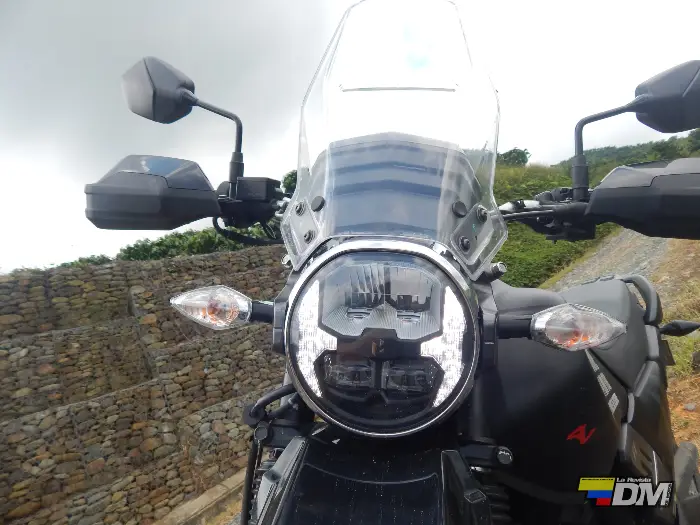 Luz delantatera DRL de la Xpulse 200 4V