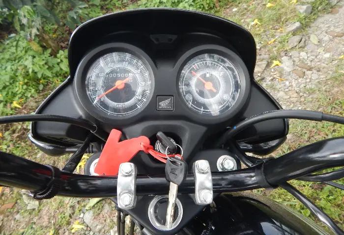 Tablero de la Honda CB100