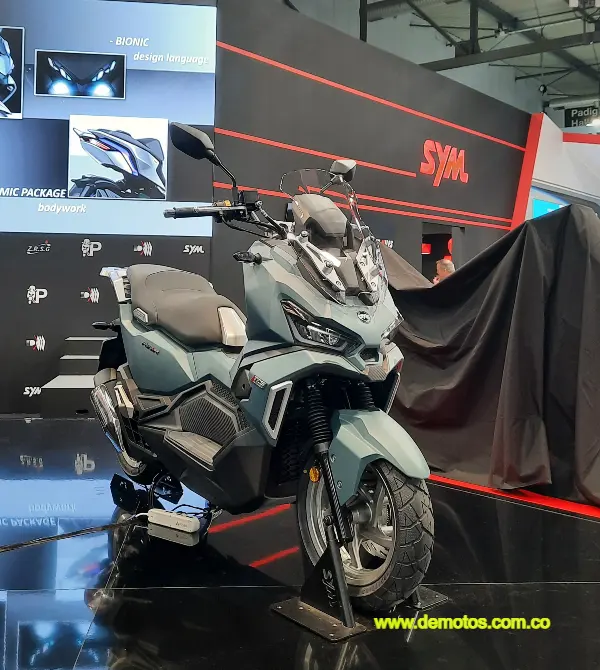 sym ADXTG 150 Colombia 06 2 Historia de SYM: de fabricar equipos eléctricos a convertirse en una marca mundial de motos 4 Foto EICMA 2023 por La Revista De Motos