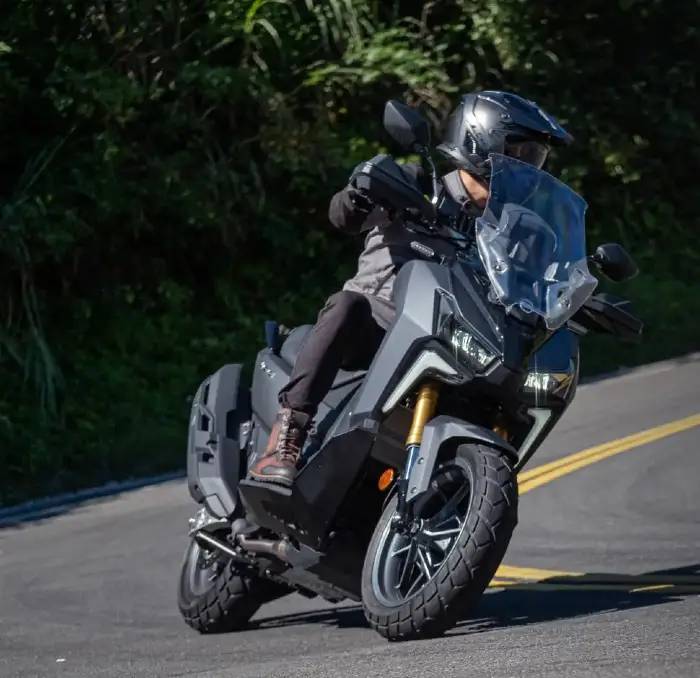 SYM ADXTG 400 05 SYM ADXTG 400: la esperada scooter aventurera ya tiene precio en Colombia 4 SYM ADXTG 400 Una nueva Crossover