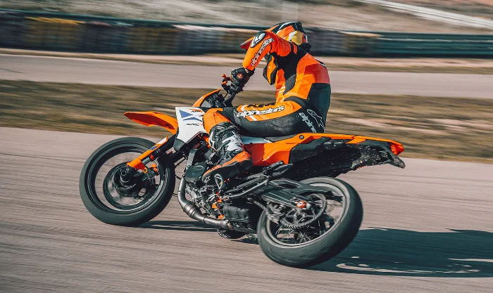 KTM 390 SMC R