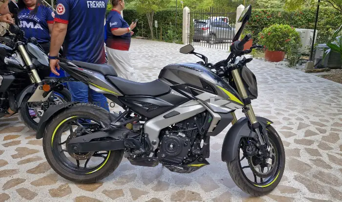 Pulsar NS400z