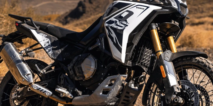 Voge DS800 Rally vista lateral