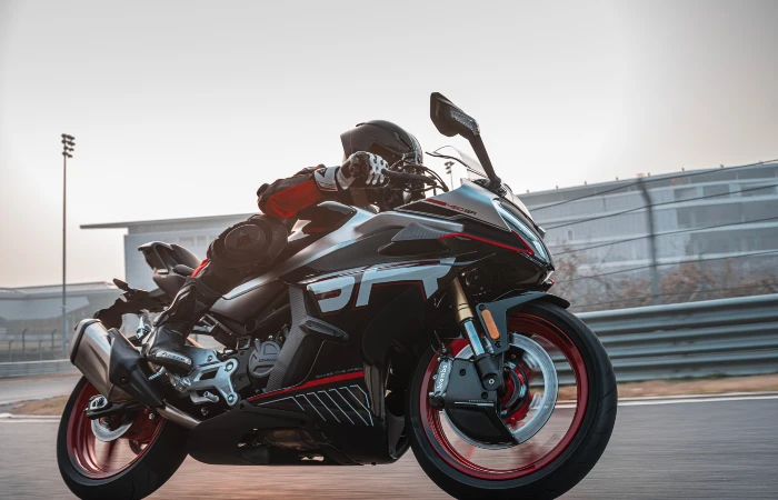 cfmoto 450sr 2025 Descubre cómo se renueva la CFMOTO 450SR 2025 La Revista De Motos