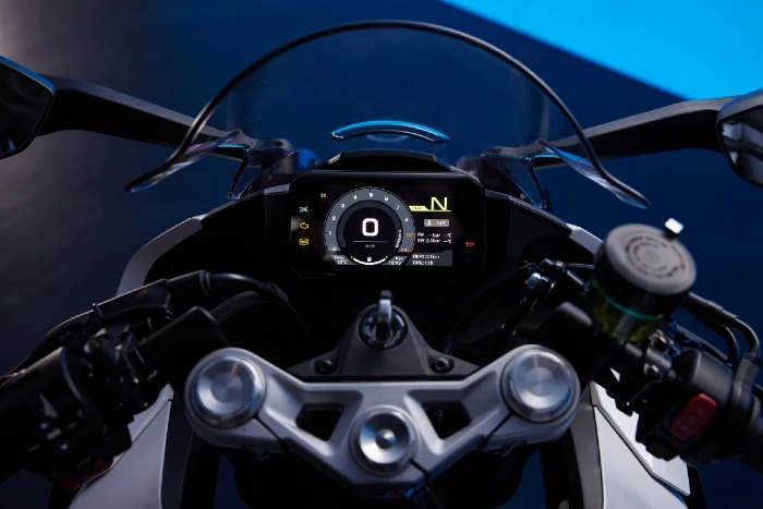 Pantalla TFT nueva en la CFMOTO 450SR