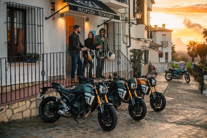 Las nuevas Suzuki retro en exteriores