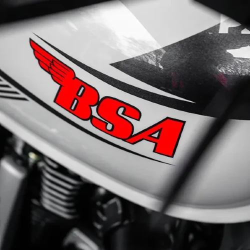 detalle del logo de la bsa BSA Scrambler-Los clásicos son eternos La Revista De Motos
