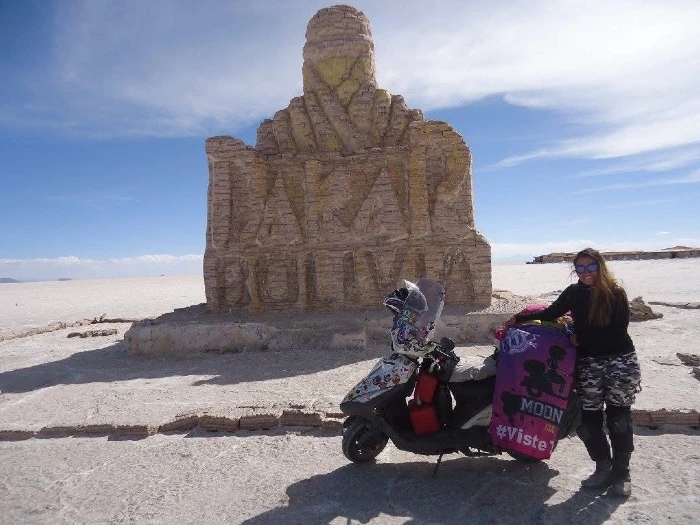 el viaje de luna en bolivia Entre fronteras y kilómetros: la historia de Luna y el viaje en el que se encontró a sí misma  La Revista De Motos
