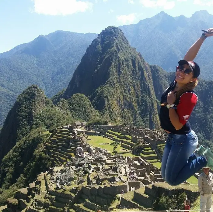 luna machu pichu Entre fronteras y kilómetros: la historia de Luna y el viaje en el que se encontró a sí misma  La Revista De Motos