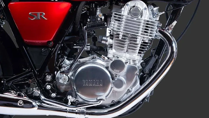Motor Yamaha SR400