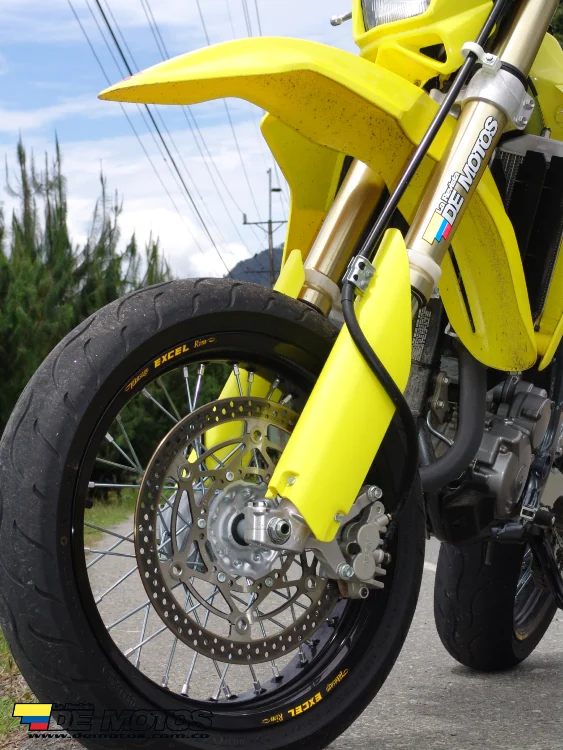 Suspensión y freno delantero de la Suzuki DR-Z400SM
