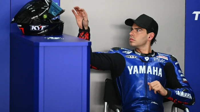 Augusto Fernández piloto probador de Yamaha en MotoGP con el motor V4