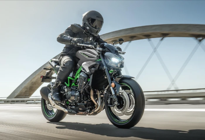 Kawasaki Z900 2025 en Colombia una moto para los que buscan adrenalina