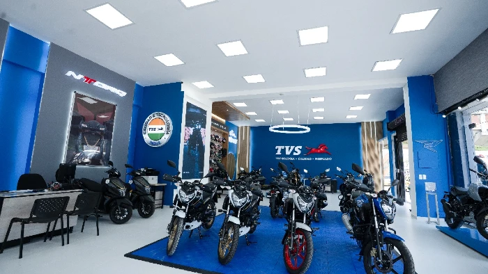 tienda tvs experiencial en medellin TVS abre en Medellín su primera tienda experiencial de motocicletas en Colombia La Revista De Motos