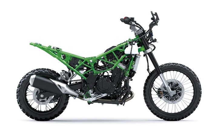 chasis tipo trellis y suspensiones kyb Nueva Kawasaki KLE500 2026: el regreso de un ícono trail 3 Kawasaki no ha escatimado en el apartado técnico. Chasis tipo trellis