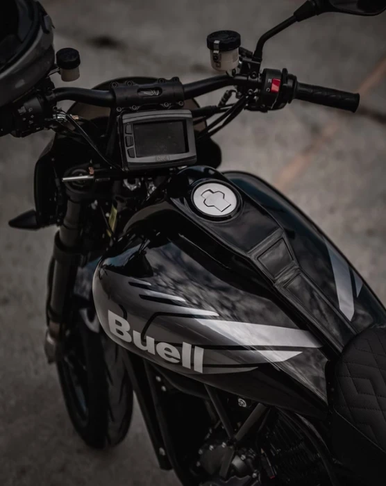 Foto del tanque de una Buell Super Cruiser 2026