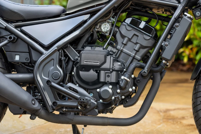 honda rebel 300 2026 motor monocilindrico de 286 cc Honda Rebel 300 2026: la moto ideal para quienes quieren comenzar sin complicaciones 2 Se mantiene el motor monocilíndrico pero ahora incorpora tecnología e-clutch