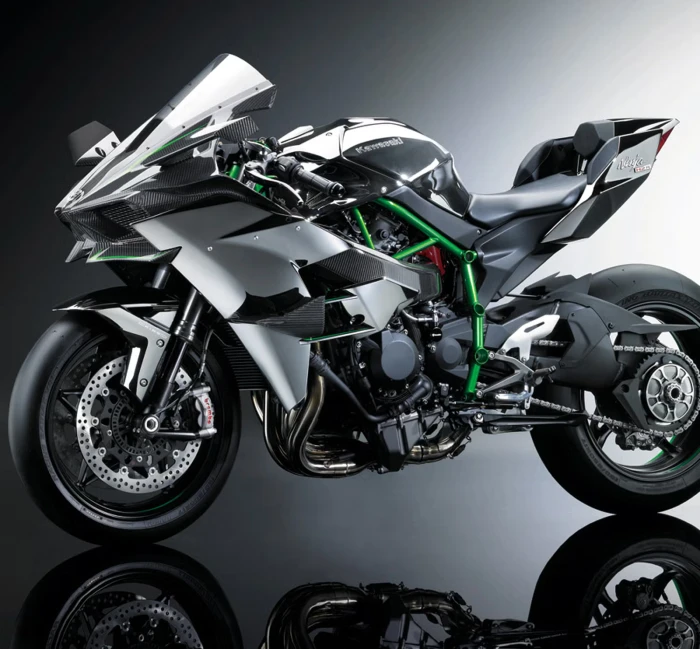 kawasaki ninja h2r la numero uno Las motos más rápidas del mundo: poder, tecnología y velocidad sin límites 1 Este misil sobre dos ruedas cuenta con un motor de cuatro cilindros sobrealimentado que supera los 310 CV