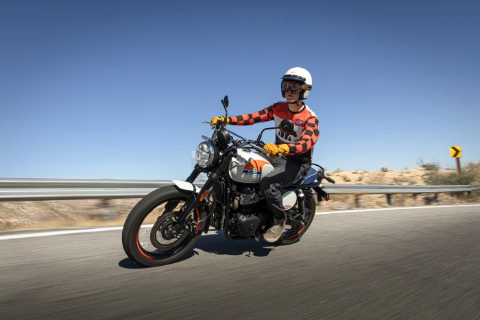 las ruedas de radios refuerzan su estilo clasico Royal Enfield Bear 650: la nueva scrambler Twin llega a Colombia 3 Es innegable el estilo clásico al que nos tiene acostumbrados la marca de origen británico.