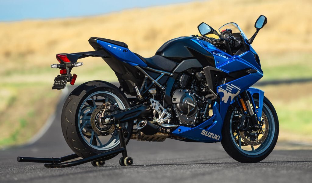 Foto de moto Suzuki GSX-8R en color azul
