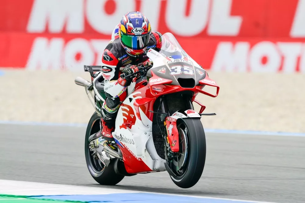 Somkiat compitiendo en una de sus carreras