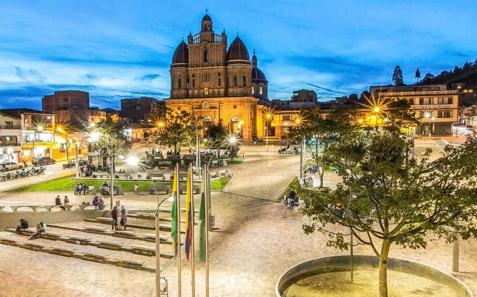 plaza san pedro de los milagros antioquia 5 rutas para viajar en moto por Antioquia 7 Plaza principal de San Pedro de los milagros