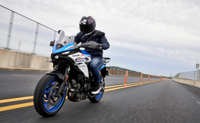 suzuki sv 7gx motos mas esperadas Las motos más esperadas que podrían marcar el mercado en los próximos meses 4 Gracias a las actualizaciones del motor V-Twin, esta Suzuki SV-7GX está lista para divertirnos