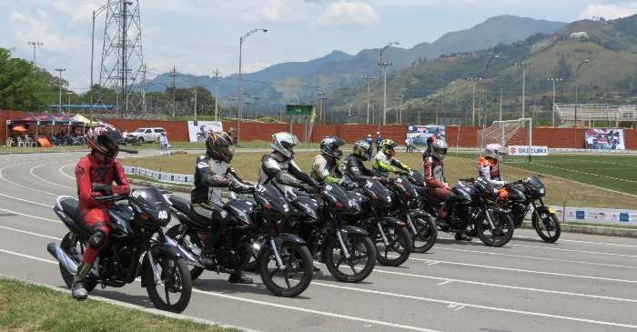 copa suzuki gs 150 archivo de motos Suzuki Colombia 44 años acelerando el progreso del país 4 Foto de La Revista De Motos, en la Copa Suzuki GS 150 en el 2012, Bello Antioquia