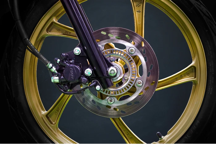 freno de disco delantero de nissin para la nueva viva fi abs de suzuki Llega a Colombia la nueva Suzuki VIVA FI ABS 2 Freno de disco delantero con ABS monocanal