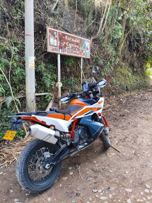 la ktm 890 adventure r rumbo al volcan machin KTM 890 Adventure R: prueba extrema rumbo al volcán Machín en Colombia 2 Prueba KTM 890 Adventure R una moto hecha para la aventura