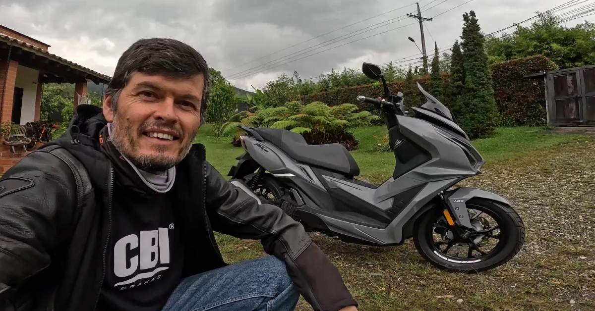 prueba de manejo akt jet evo 150 director revista de motos Inicio 11 AKT Jet EVO 150: prueba de manejo por La Revista De Motos