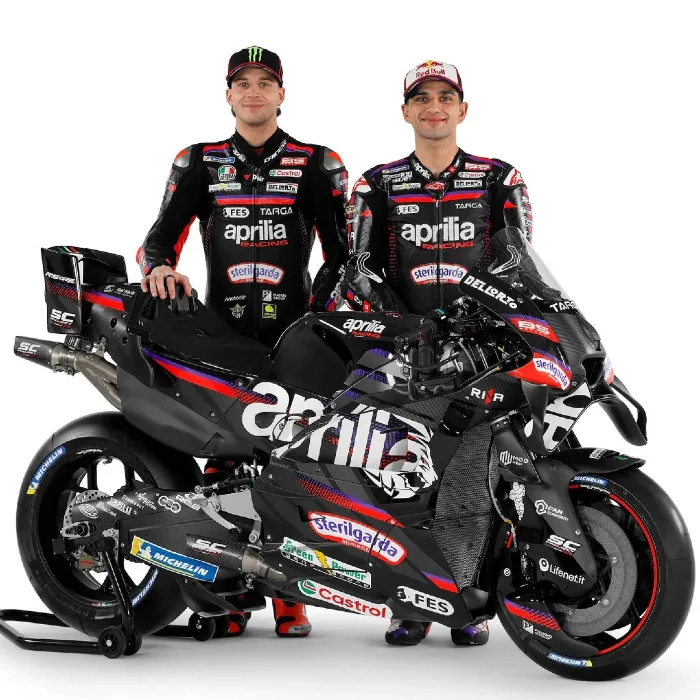 equipo motogp aprilia 2026 Nueva Aprilia RS 457 GP Replica: ADN de MotoGP para una nueva generación 1 Ellos son Marco Bezzecchi y Jorge Martín, pilotos MotoGP Aprilia 2026