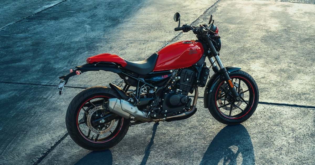 Nueva Royal Enfield GRR 450 APEX en color rojo