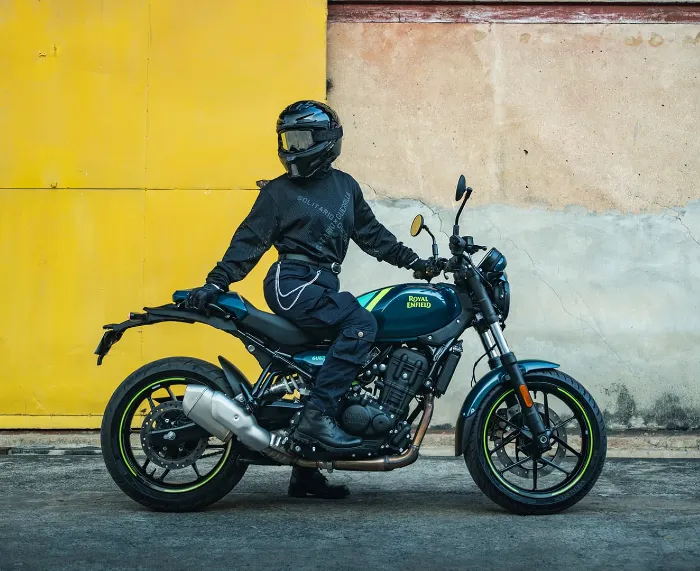 moto royal enfield guerrilla 450 Nueva Royal Enfield GRR 450 APEX: La Roadster Mejorada 2 Moto Royal Enfield GRR 450 APEX toma estática