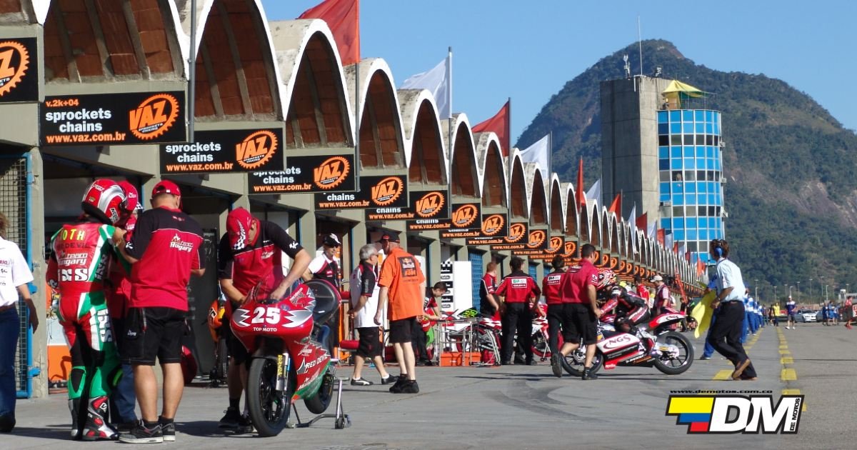 MotoGP vuelve a Brasil: así vivimos desde dentro el inolvidable Gran Premio de Río en 2004