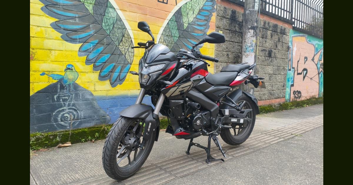 bajaj pulsar ns160 fi abs prueba de manejo Inicio 1 Moto estacionada Bajaj Pulsar NS160 FI ABS